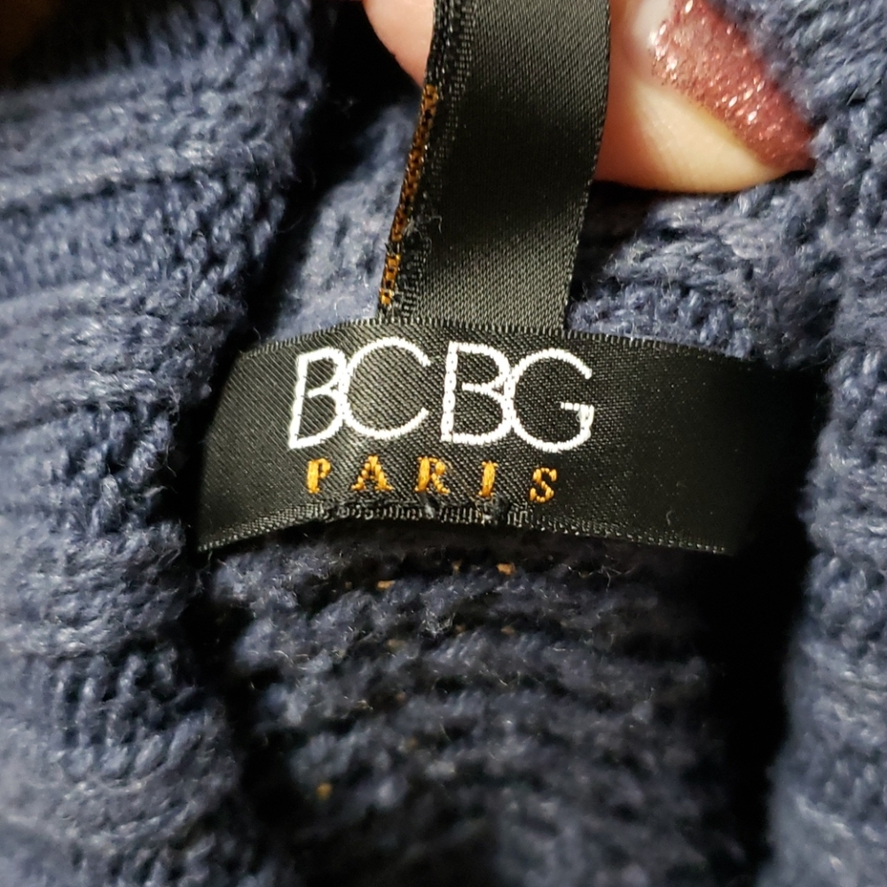 3X HOST PICK. Women's BCBG Sweater - Picture 3 of 4